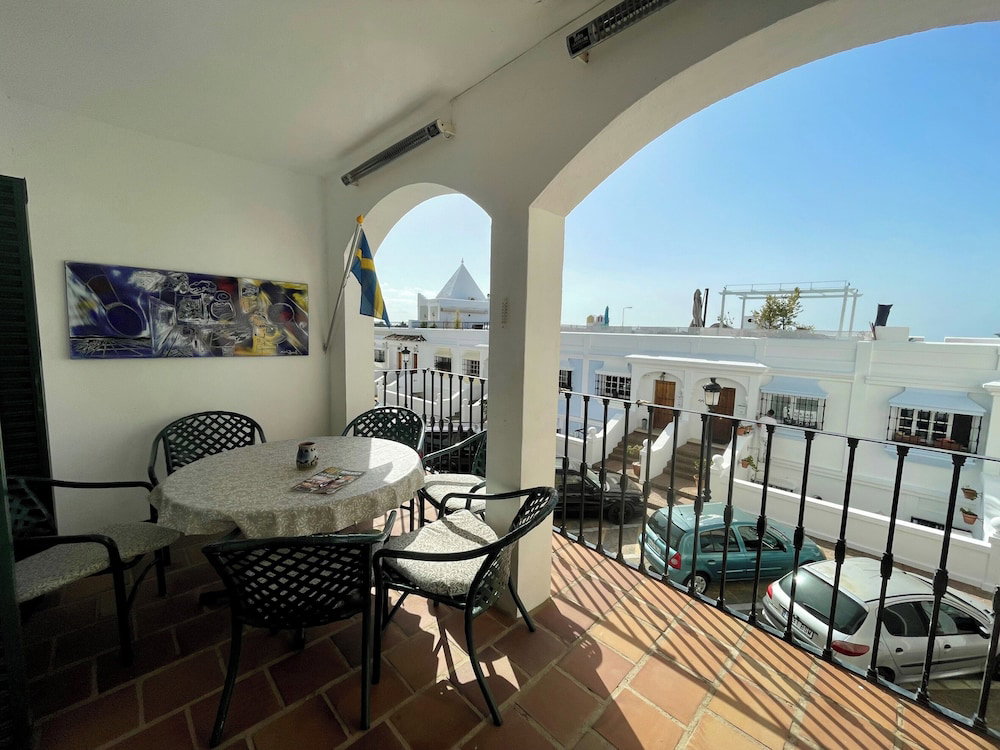 Hotel Marbella - House - Sleeps 4 - Pool - Sea View