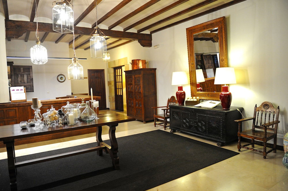 Hotel Parador De Santillana Altamira