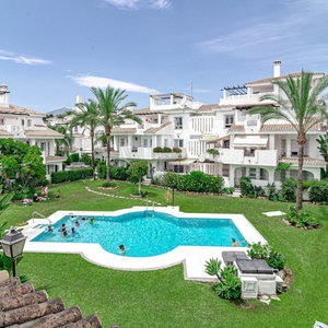Hotel Lnm530 - Great Location With Private Roof Terrace cazare San Pedro de Alcantara