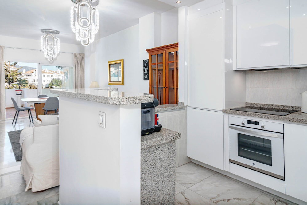Hotel Rg325 - Great 2 Bed Apt, Close To Puerto Banus