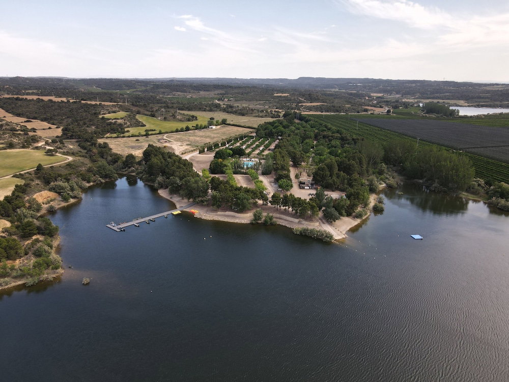 Hotel Taiga Lake Caspe