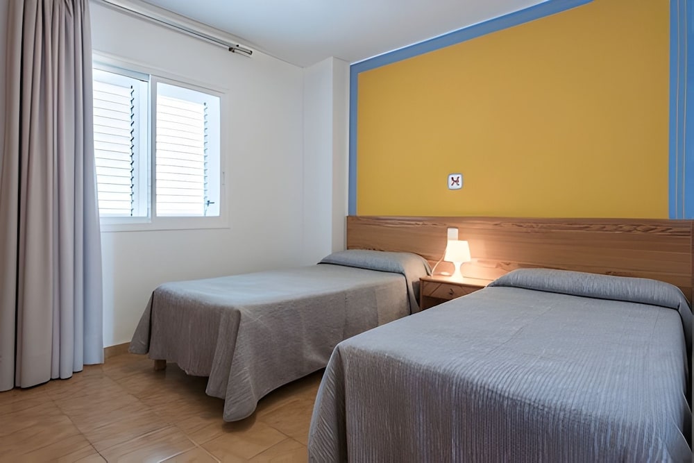Hotel Apartamentos Es Canyer