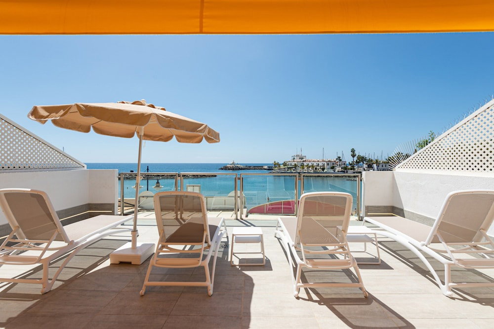 Hotel Apartment In Playa De Mogan By The Beach