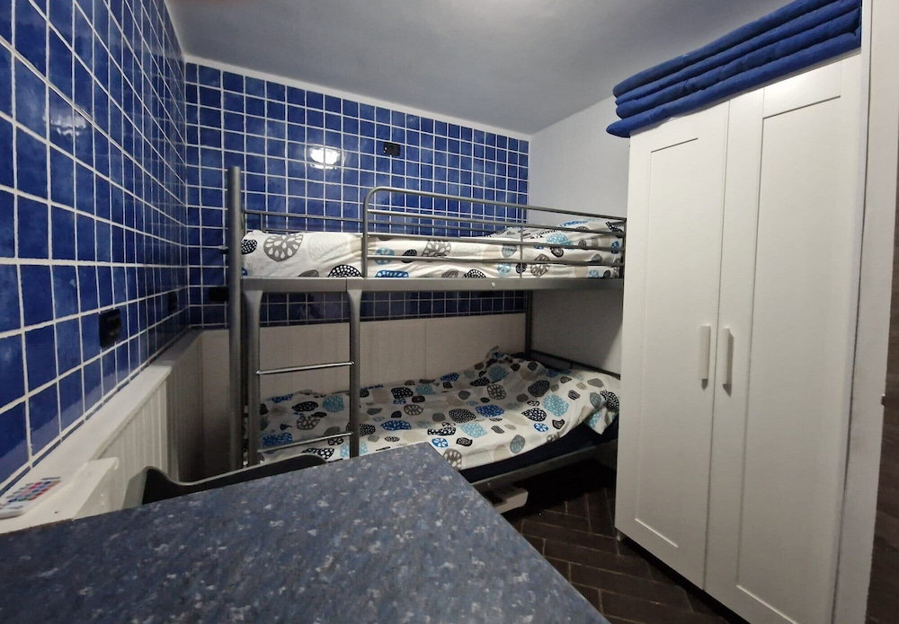 2 Bed Apartment That Steps Out On To The Pool