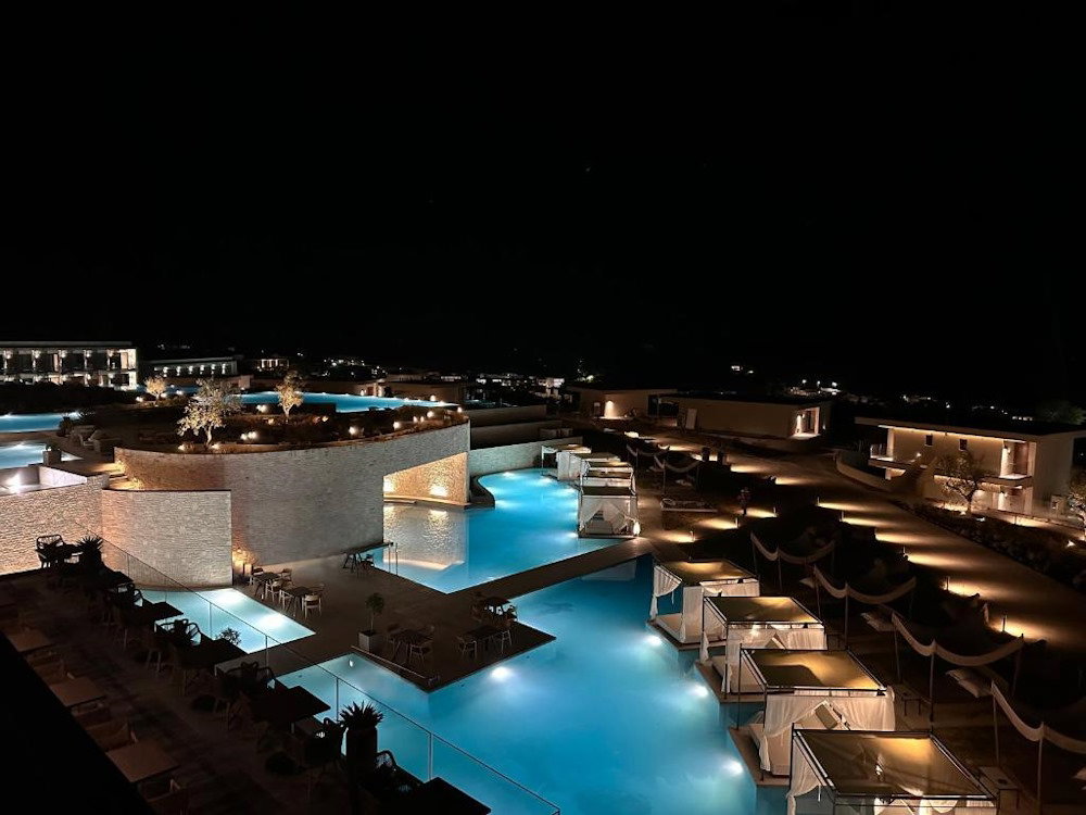 dal travel King Jason Zante