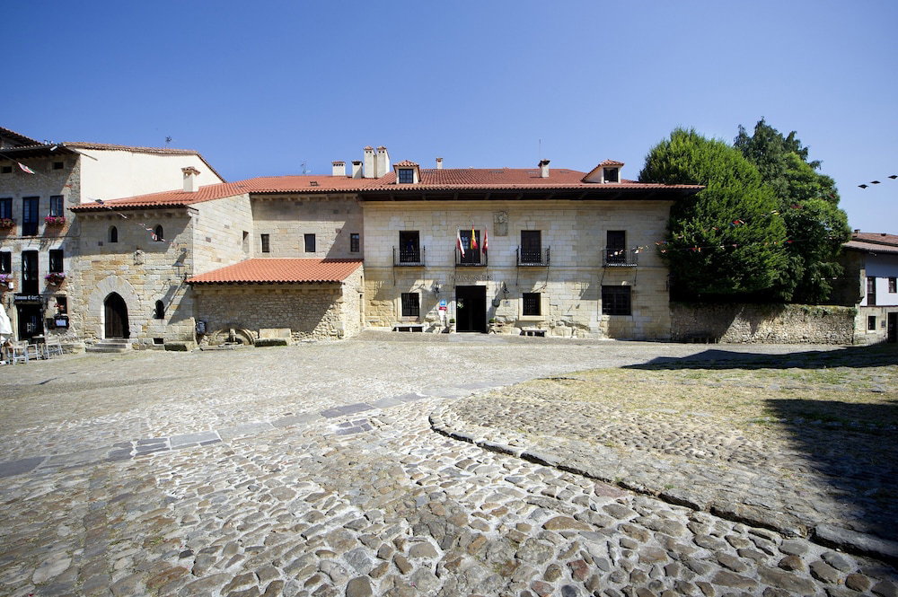 Hotel Parador De Santillana De Gil Blas