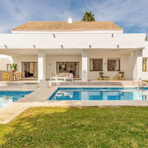 Hotel Villa Marina cazare San Pedro de Alcantara