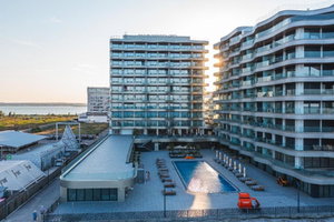 Hotel Crowne Plaza Constanta - Mamaia Beach by IHG cazare Constanta