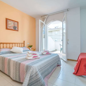 Hotel Apartment In Empuriabrava With Lake Views cazare Empuriabrava