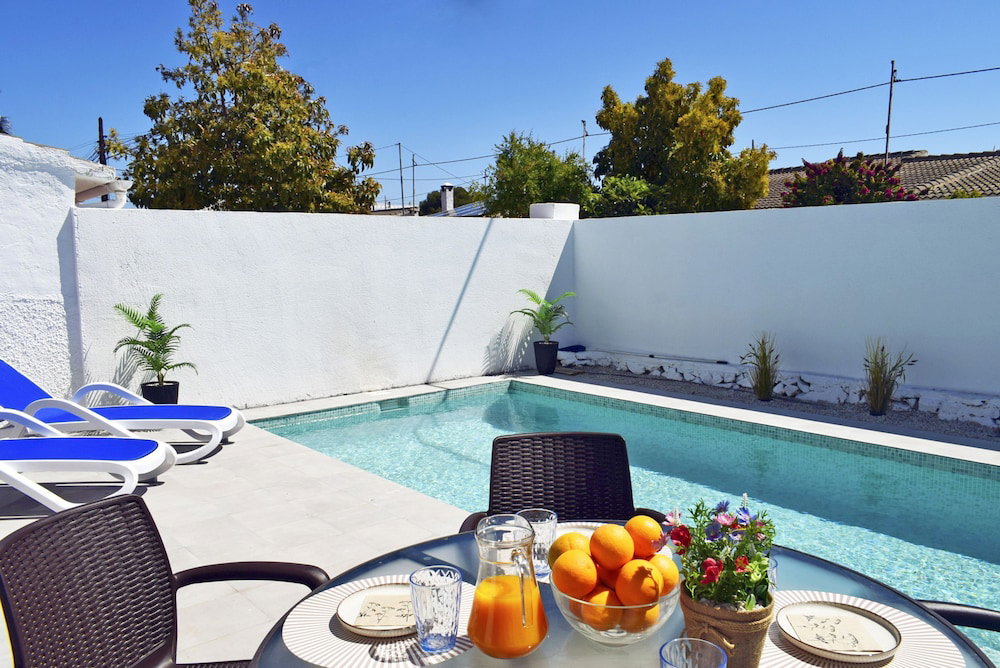 Ch3400 In Denia With 3 Bedrooms And 2 Bathrooms