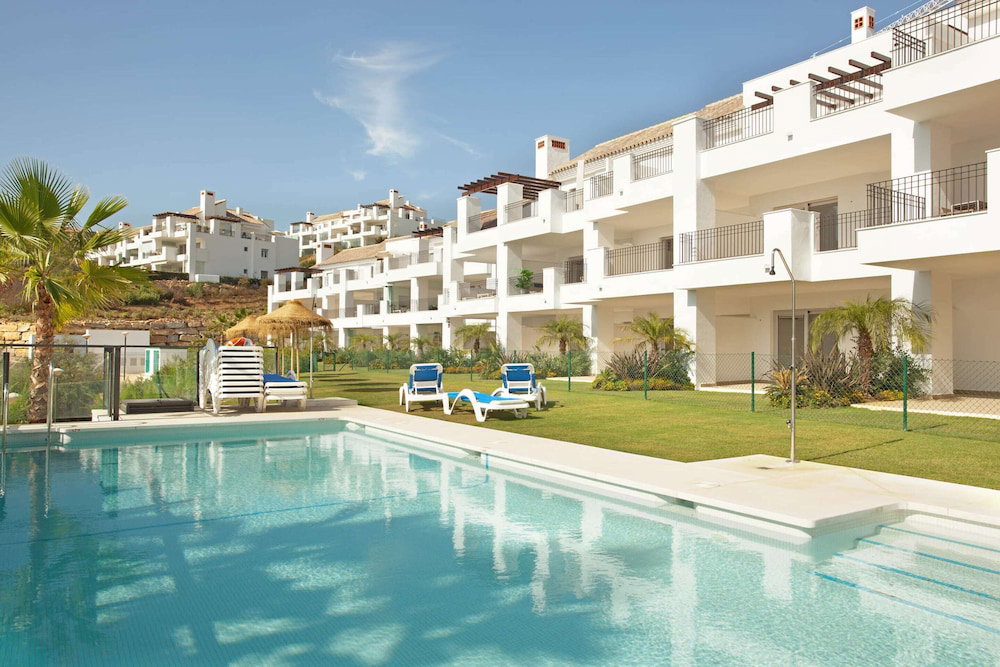 Hotel Modern Apartment With Pool