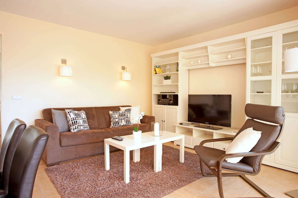 Hotel Holiday Home Marbella Near Sand Beach