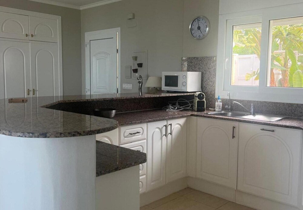 Villa Sleeps 4 With Indoor Pool