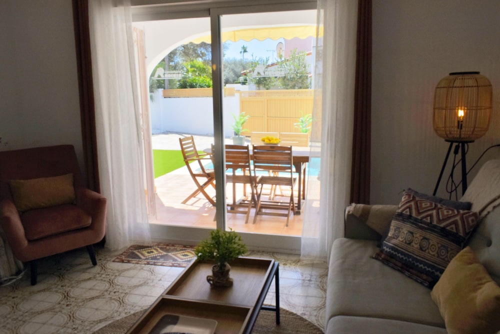 05 Ch3100 In Denia With 3 Bedrooms And 2 Bathrooms