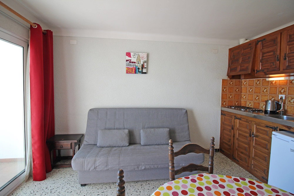 Hotel Studio In Empuriabrava With Sea Views