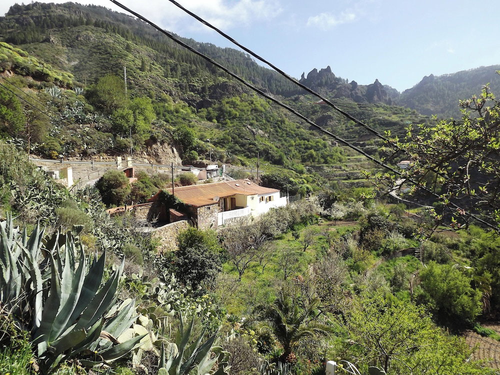 Hotel House Sleeps6-Parking-Garden-Pool In Summer-Pet