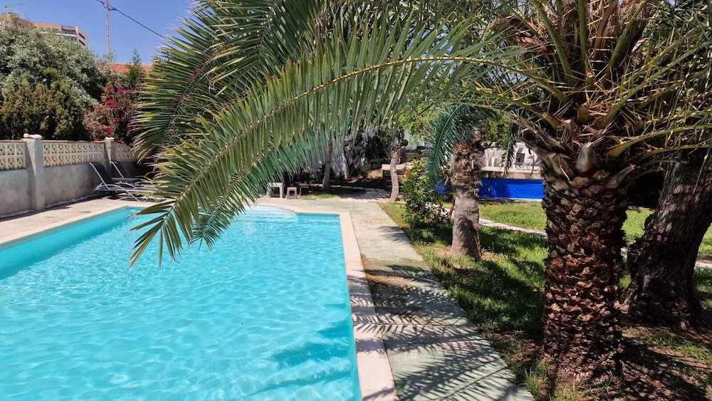 Hotel House With Exclusive Pool And Garden 7 Min Walk From The Beach And The Center