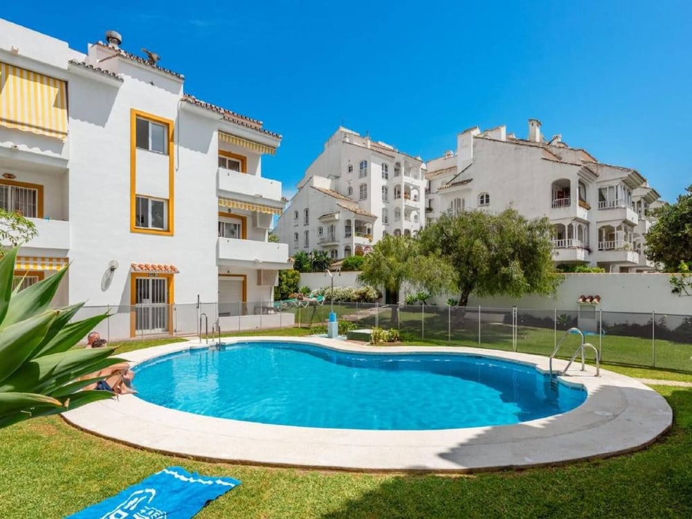 Hotel 2 Bed Gf Apt Near Puerto Banus