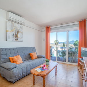 Hotel Modern 1-Bedroom Apartment With Terrace cazare Empuriabrava