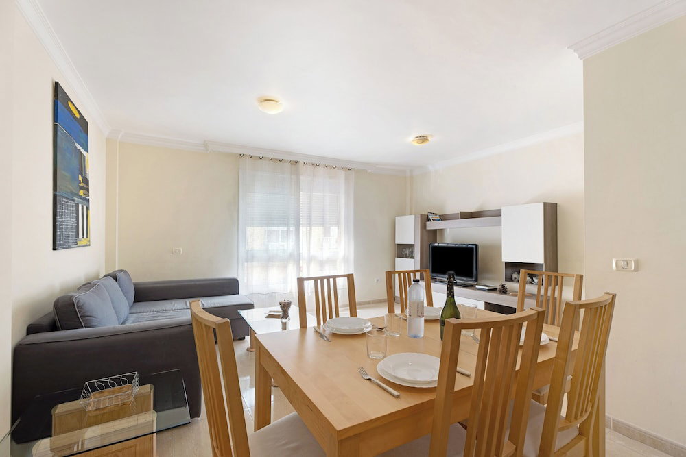 Hotel Charming 2-Bedroom Apartment In Playa San Juan, Spain