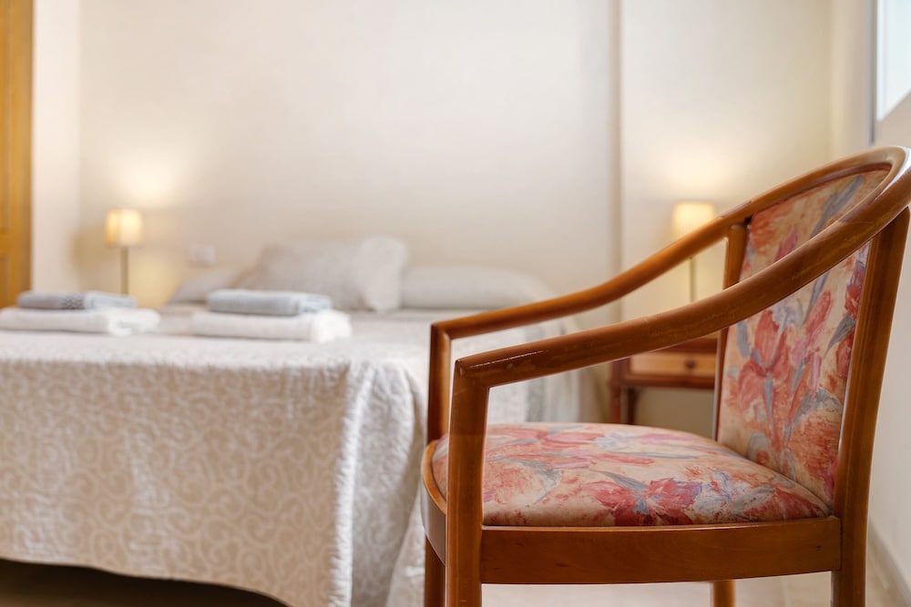 Charming 2-Bedroom Apartment In Playa San Juan, Spain