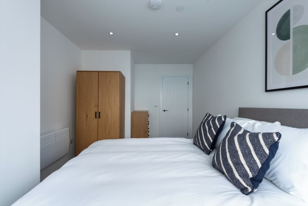City Point Apartments By Guestz
