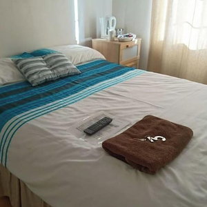 Hotel Room-En Suite Shower Room Double Room Wi cazare Harlington