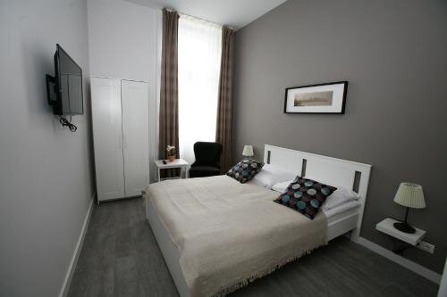 Center Rooms