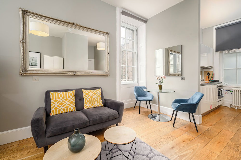 Destiny Scotland - St. Andrew Square Apartments