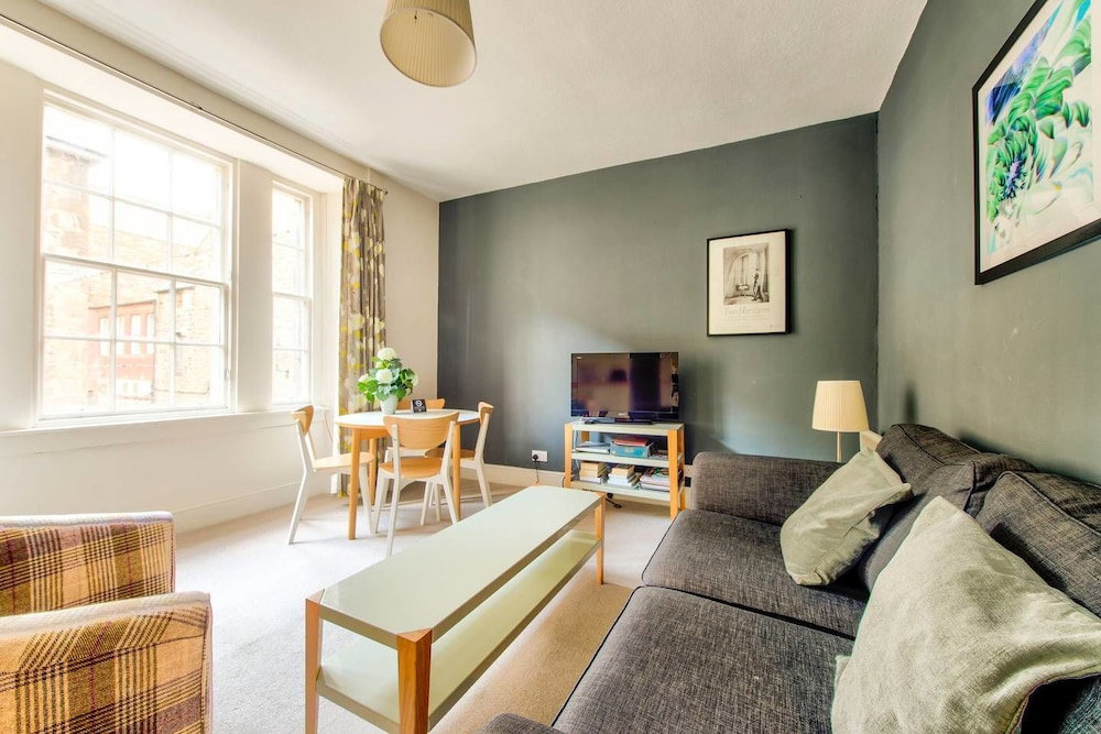 Hotel Joivy Amazing Location! - Lovely Rose St Apt In New Town