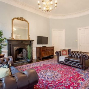 Hotel Joivy Converted Flat In Historic Building In Desirable New Town cazare Newtown