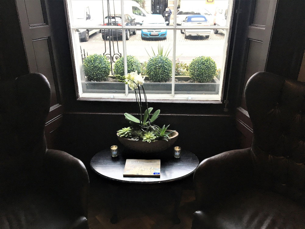 Le Monde Hotel