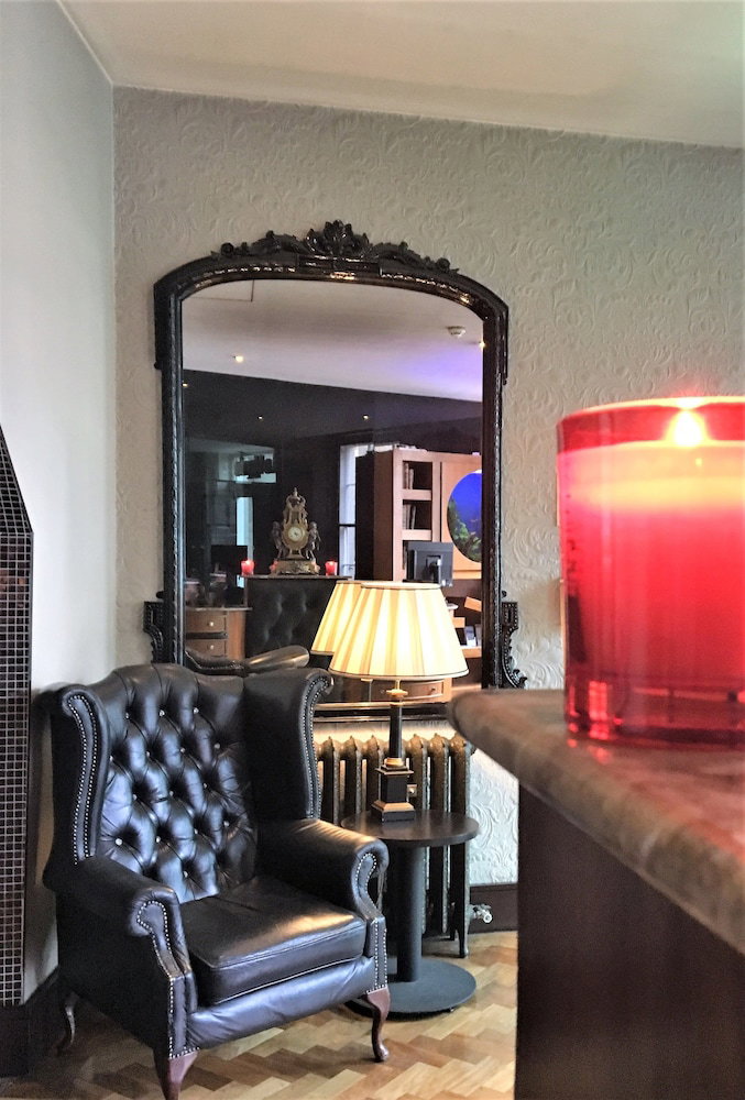 Le Monde Hotel