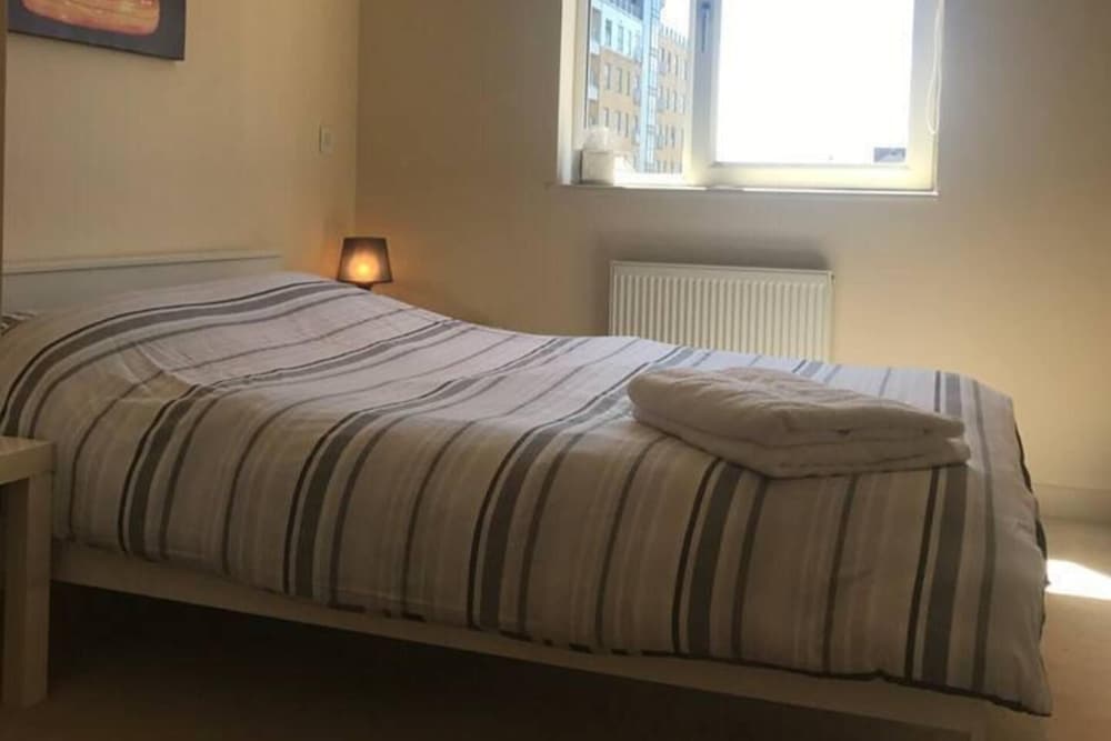 Apartment-Sleeps4-Balcony-Parking-Petsok