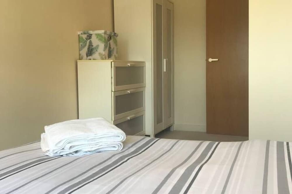 Apartment-Sleeps4-Balcony-Parking-Petsok