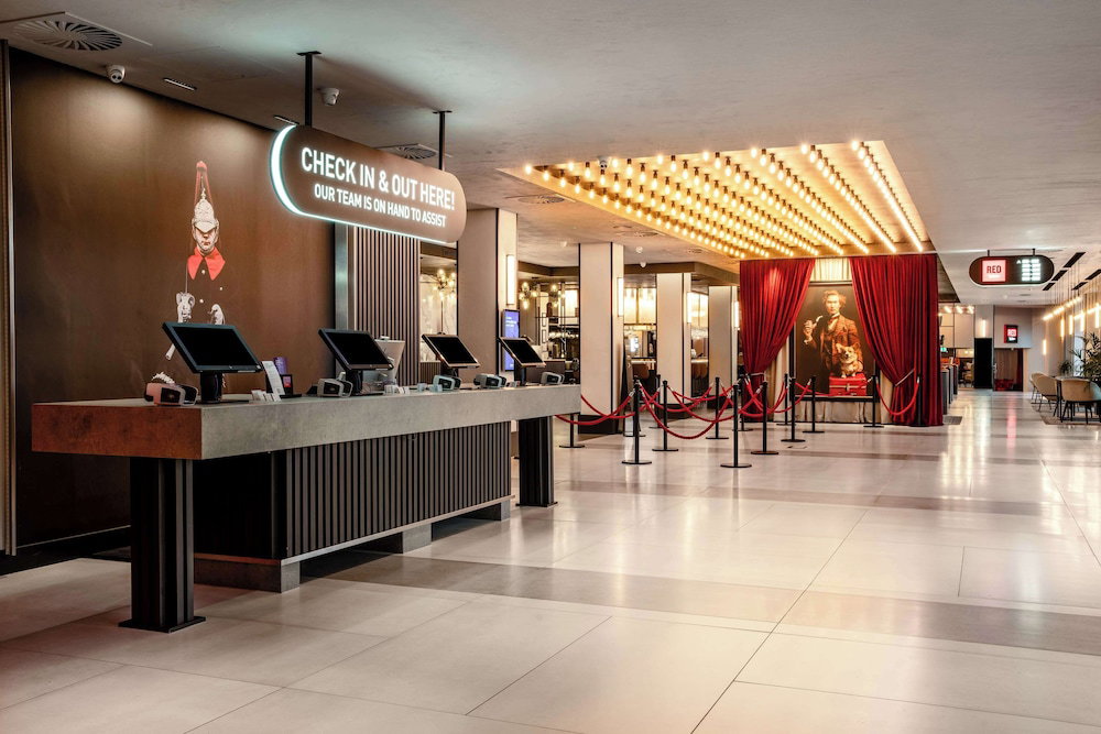 Hotel Radisson Red Hotel London Heathrow
