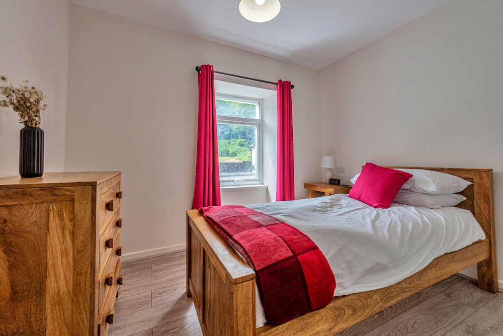 Cottage In Betws-Y-Coed Near Snowdonia Trails