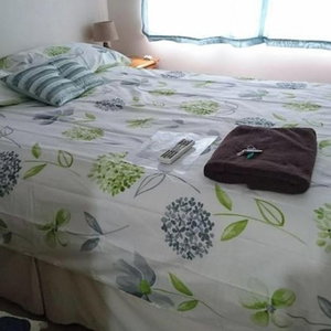 Hotel Room-Double With Shared Bathroom Sleeps cazare Harlington
