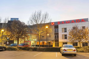 Hotel Ramada By Wyndham London North M1 cazare City of London