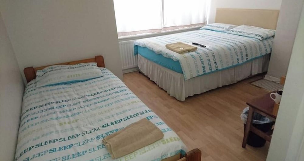 Hotel Room-Family Room Sleeps 3 With 1 Double