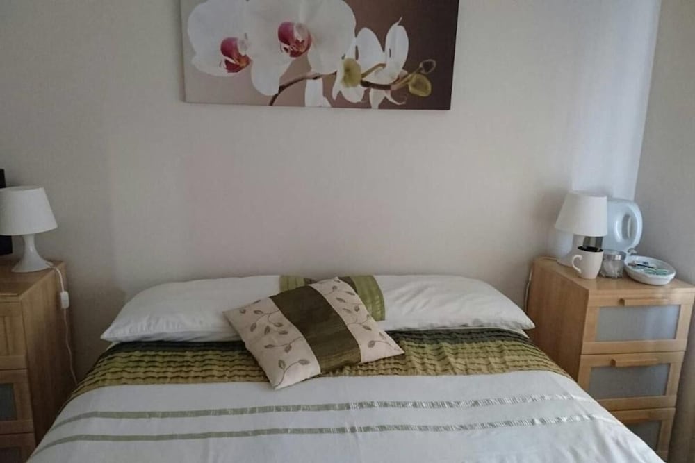 Room-Family Room Sleeps 3 With 1 Double