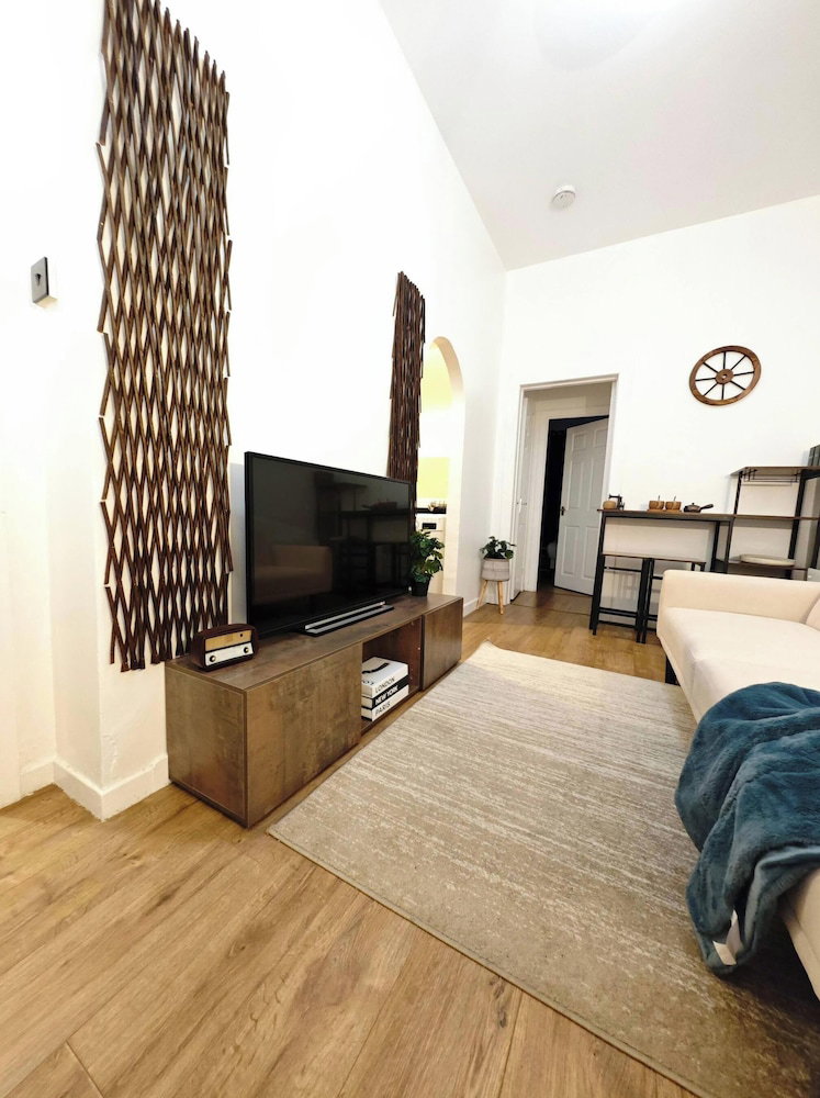 Pinewood Cozy Apartment In Dundee