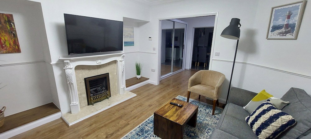 Hotel Hull 3Bed House-Driveway-Garden-Familyfriendly