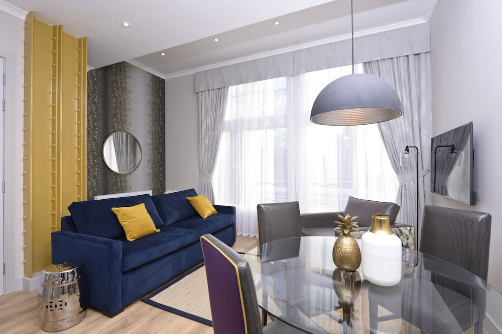 Hotel Destiny Scotland Charlotte Sq Apartments