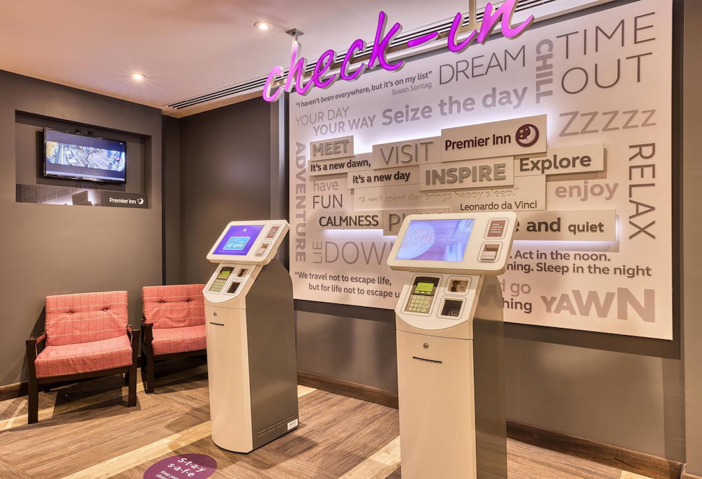 Premier Inn Edinburgh Cc Waverley