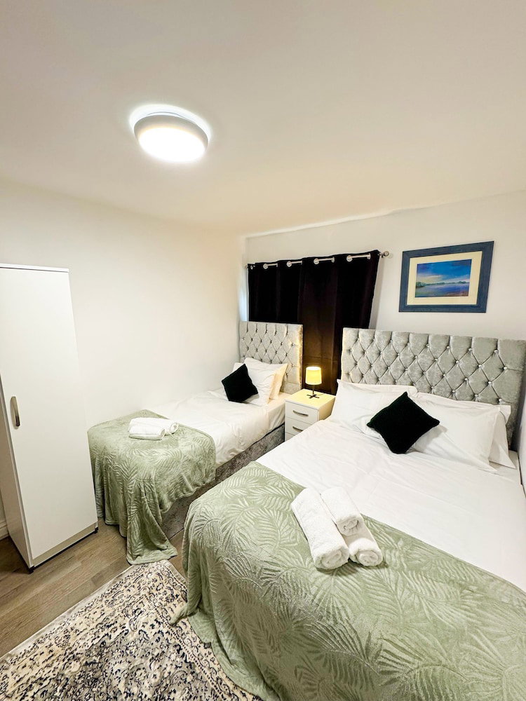 Heathrow Lodge B&B