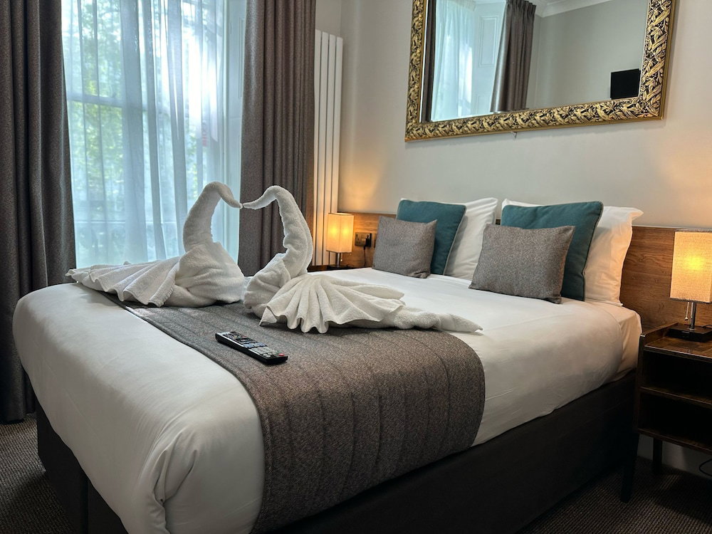 Hotel Tudor Court Hotel