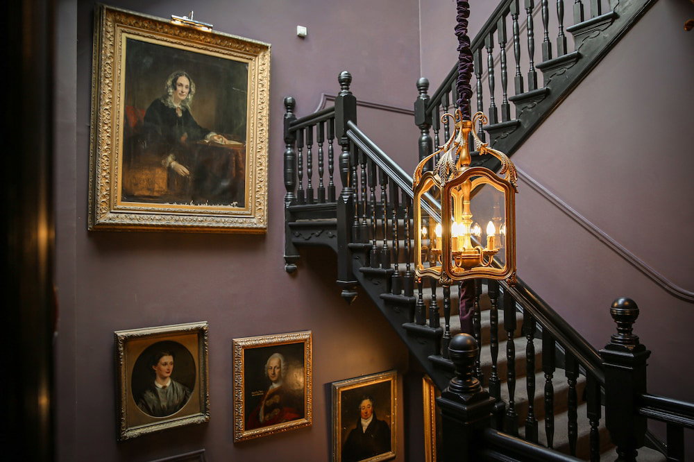 11 Cadogan Gardens And The Apartments