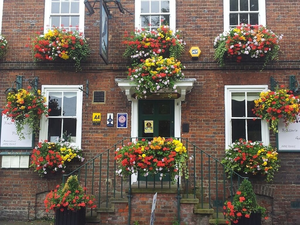 Hotel Falcon Inn