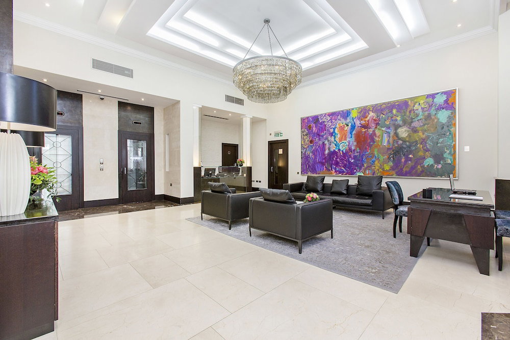 Hotel 130 Queen's Gate Apartments